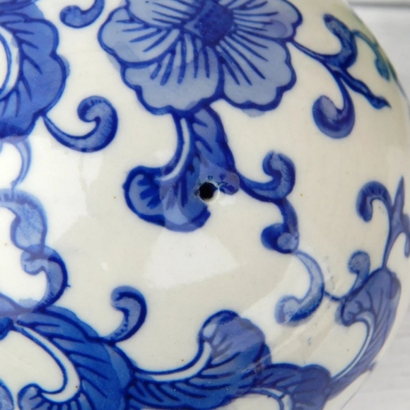 💙 CHINOISERIE Grandmillennial Blue & White Porcelain Decorative Ball / Sphere - Picture 3 of 4